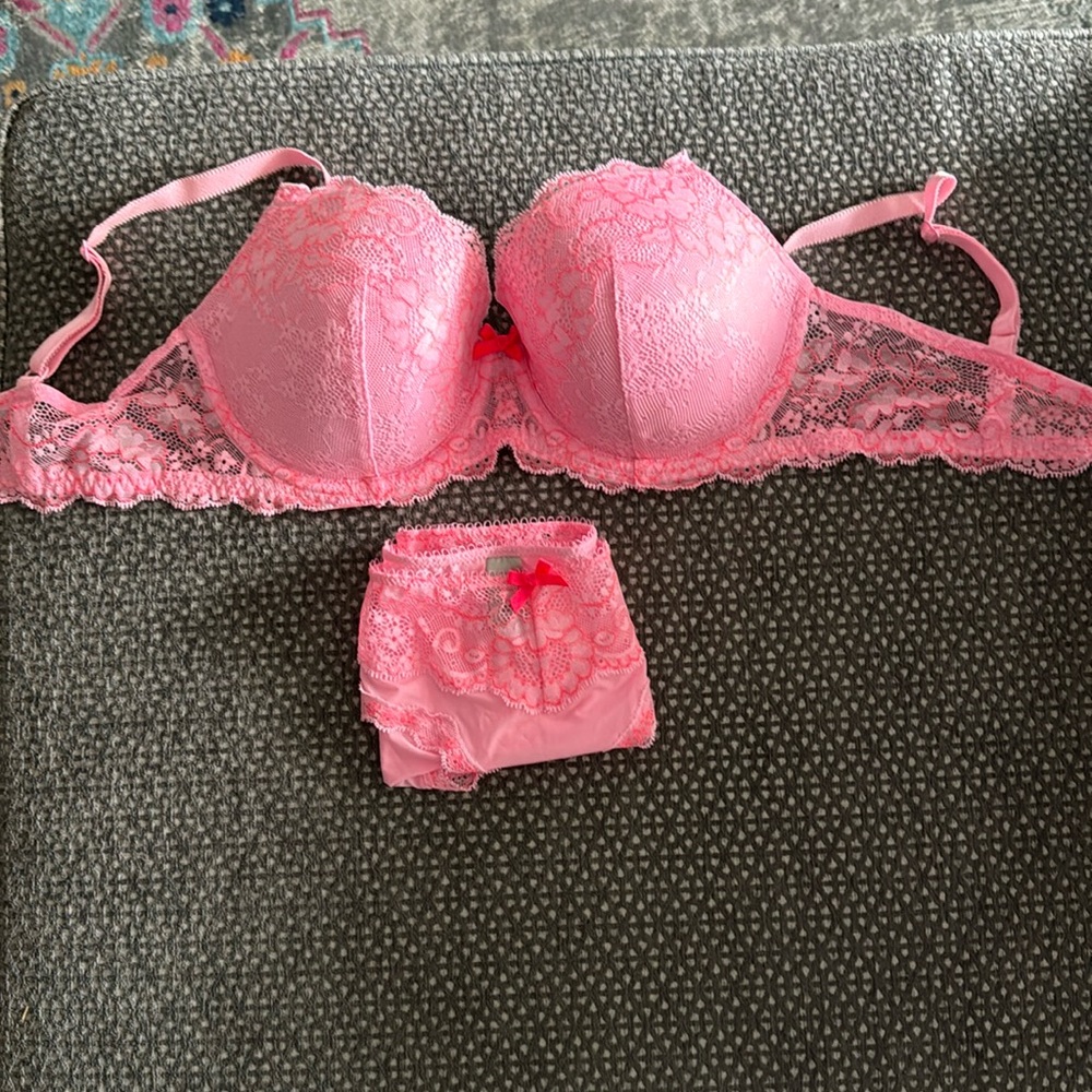 Victorias Secret push up bra